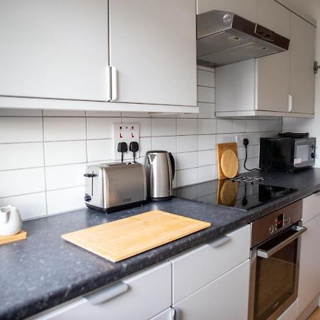 Guestready - Homely Leeds City Apartment Sleep 4 Meanwood Bagian luar foto