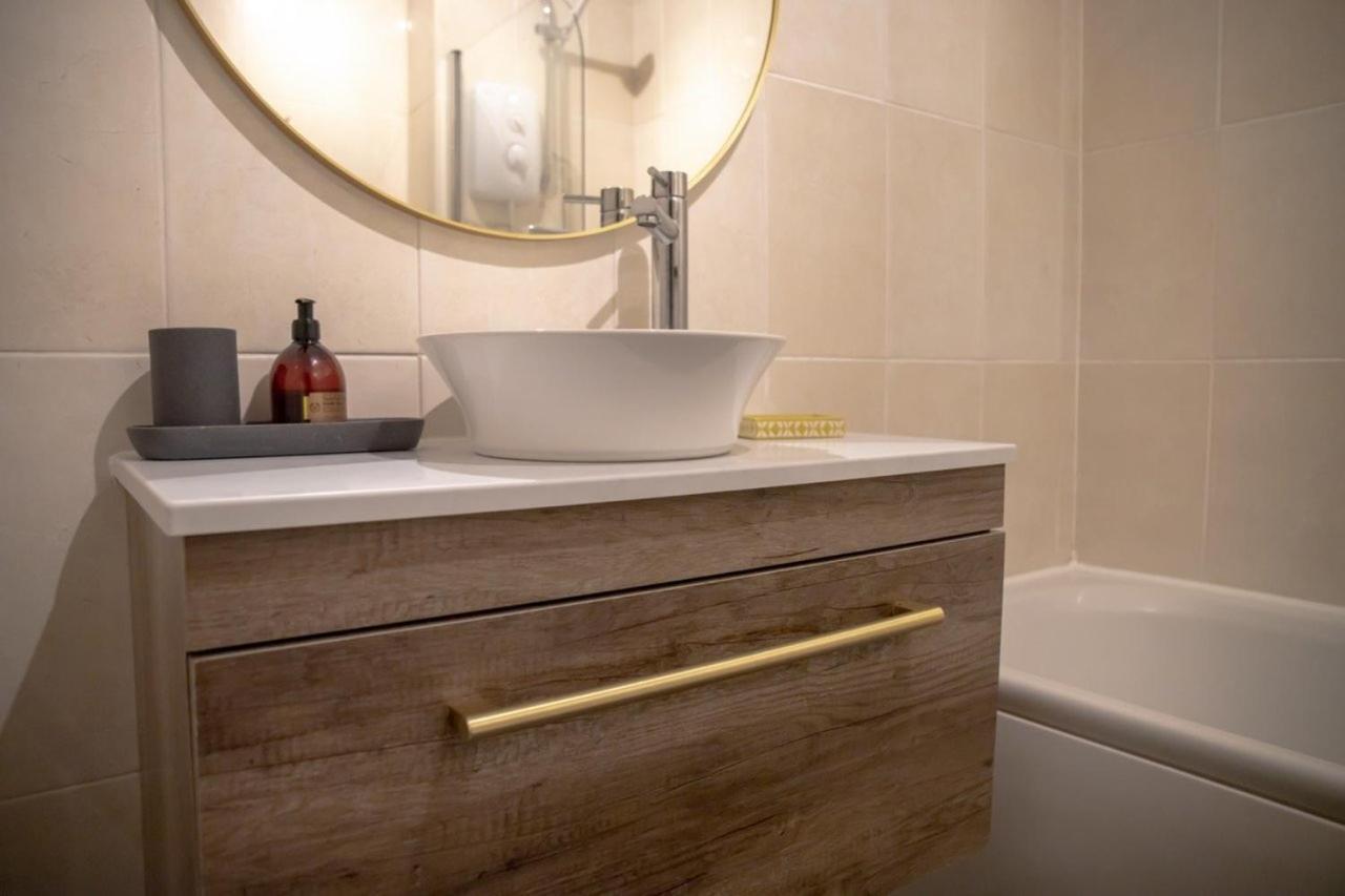 Guestready - Homely Leeds City Apartment Sleep 4 Meanwood Bagian luar foto