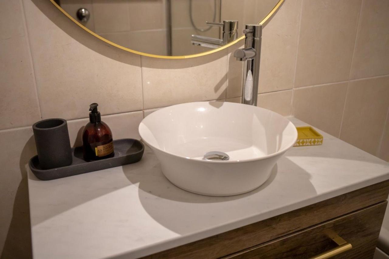 Guestready - Homely Leeds City Apartment Sleep 4 Meanwood Bagian luar foto