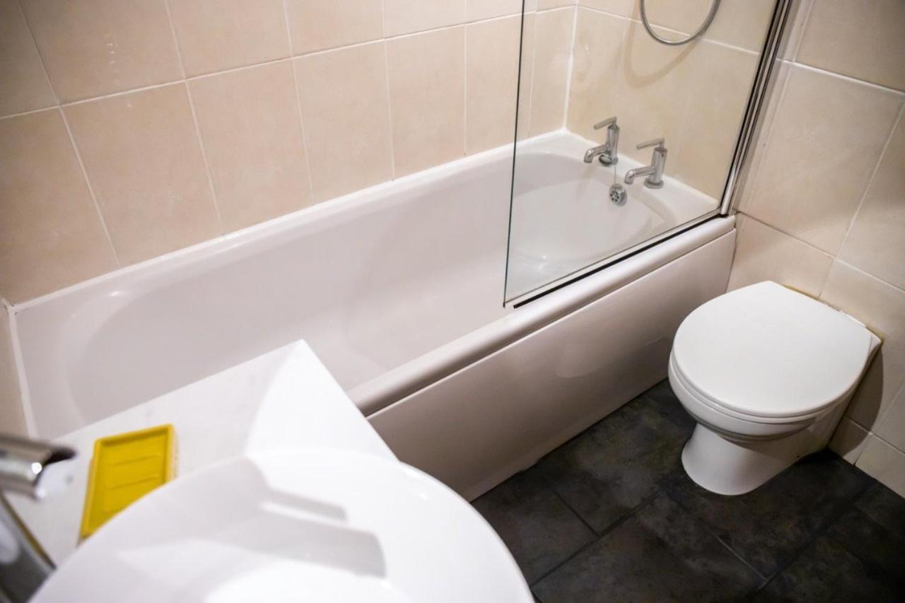 Guestready - Homely Leeds City Apartment Sleep 4 Meanwood Bagian luar foto
