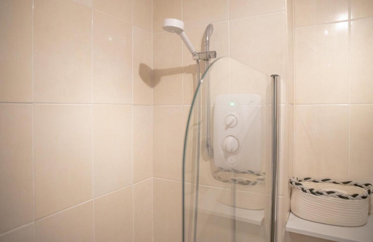 Guestready - Homely Leeds City Apartment Sleep 4 Meanwood Bagian luar foto