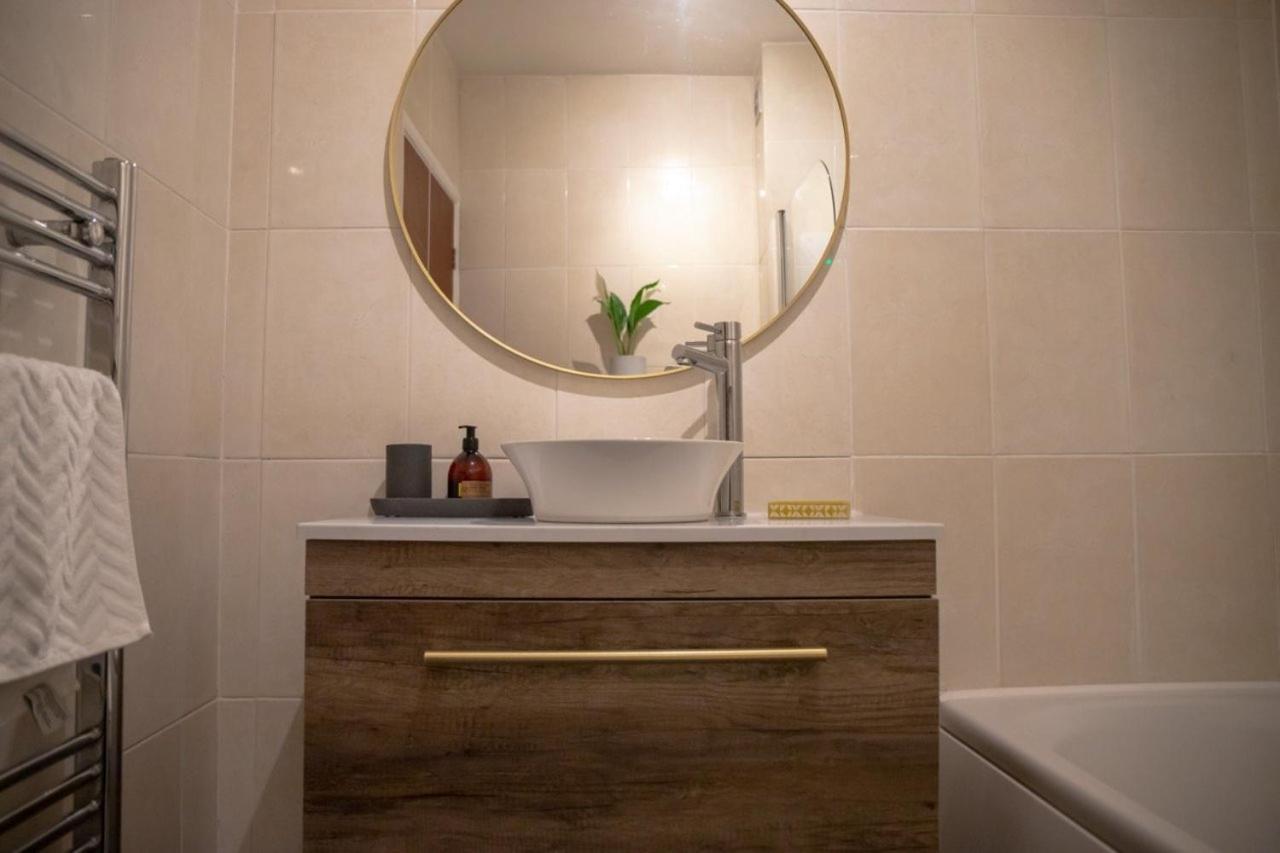 Guestready - Homely Leeds City Apartment Sleep 4 Meanwood Bagian luar foto