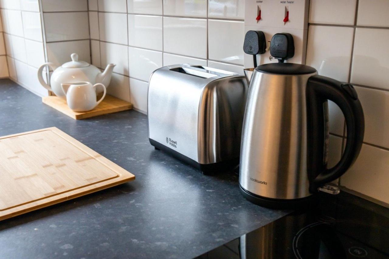 Guestready - Homely Leeds City Apartment Sleep 4 Meanwood Bagian luar foto
