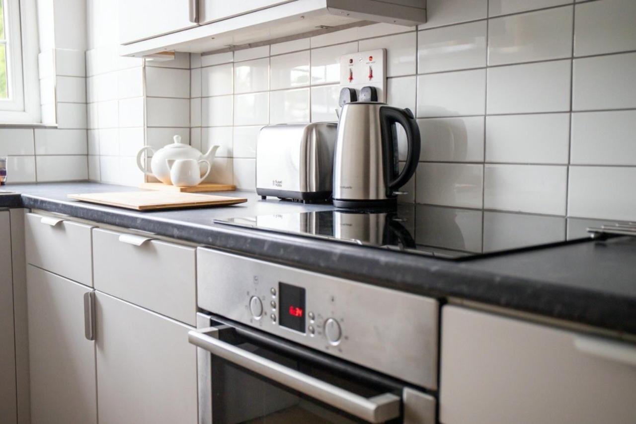 Guestready - Homely Leeds City Apartment Sleep 4 Meanwood Bagian luar foto