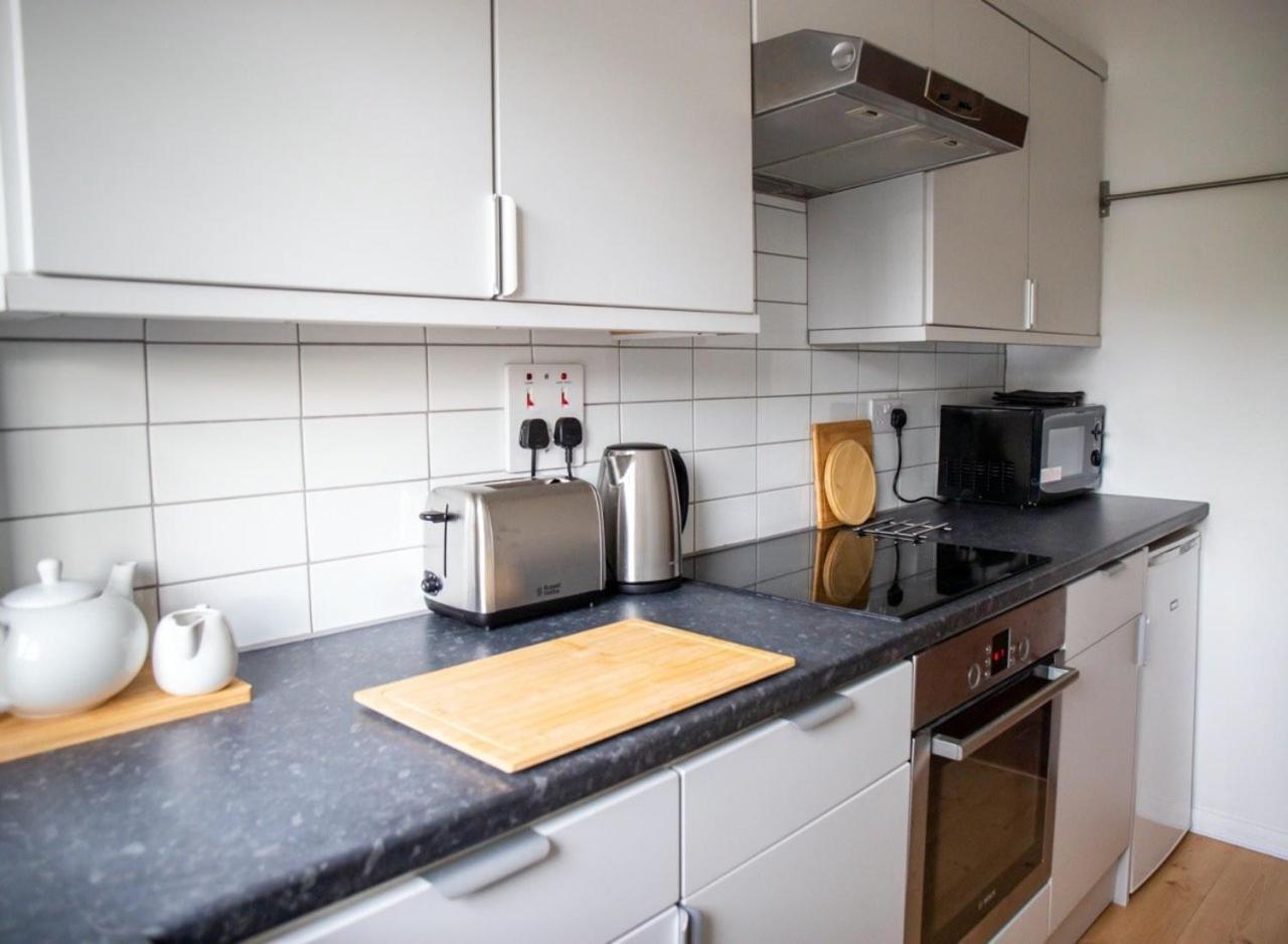 Guestready - Homely Leeds City Apartment Sleep 4 Meanwood Bagian luar foto